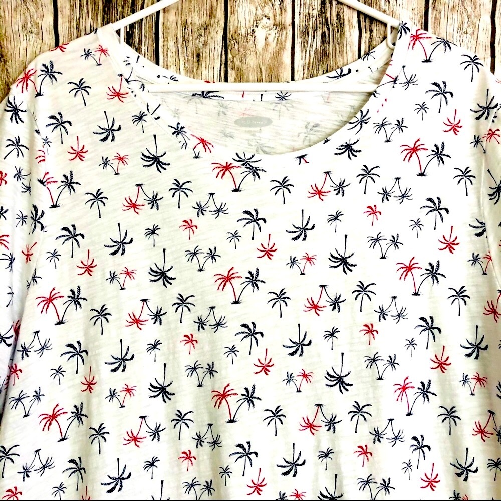 Old Navy graphic tshirt, women’s plus size